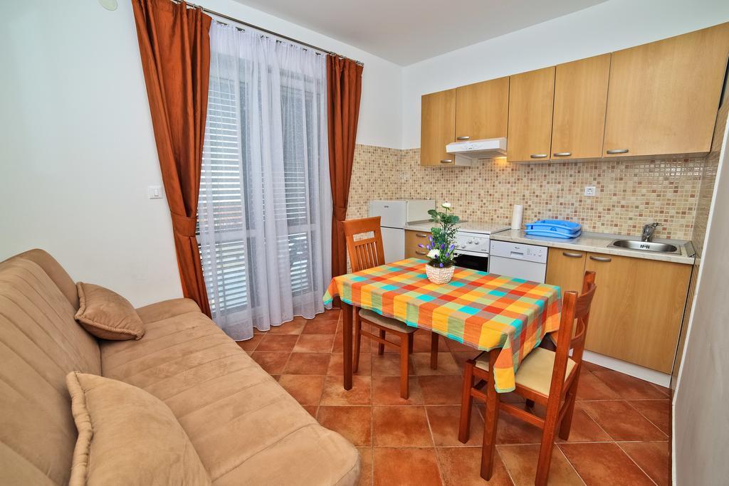 Apartments Bozikovic Podstrana Buitenkant foto