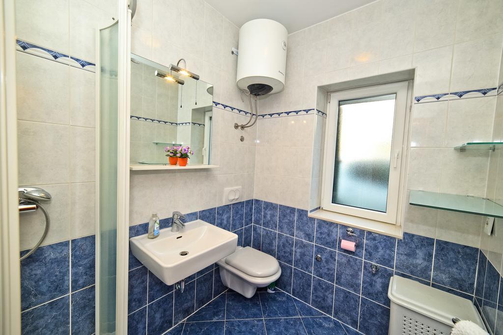 Apartments Bozikovic Podstrana Kamer foto