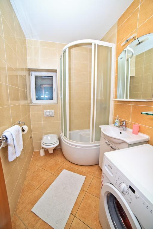 Apartments Bozikovic Podstrana Kamer foto