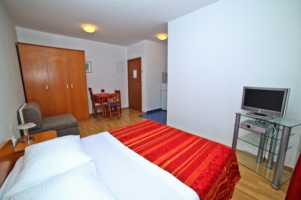 Apartments Bozikovic Podstrana Buitenkant foto